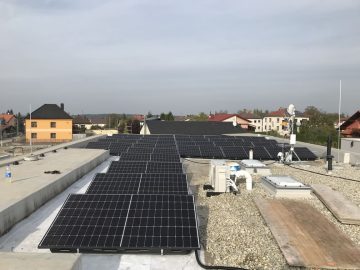 Kamenný Újezd 15 kWp + 46,4 kWh