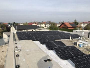 Kamenný Újezd 15 kWp + 46,4 kWh